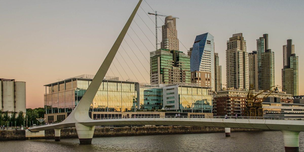 madero-port-588392_1280